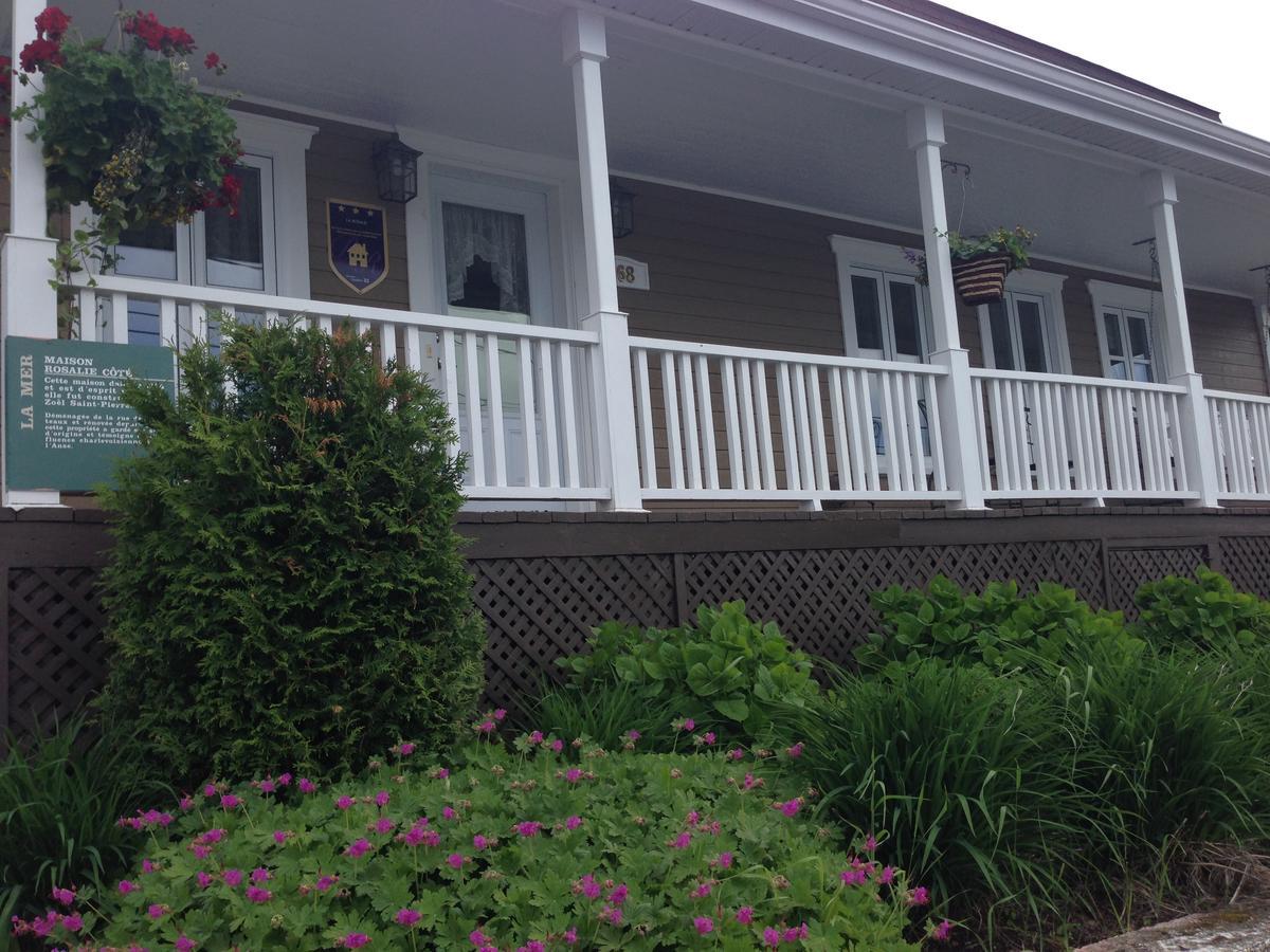 Auberge La Fjordelaise & La Rosalie L'Anse-Saint-Jean Exterior photo